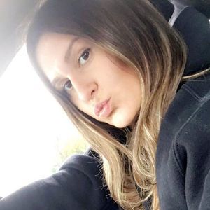 Meet your Posher, Dee